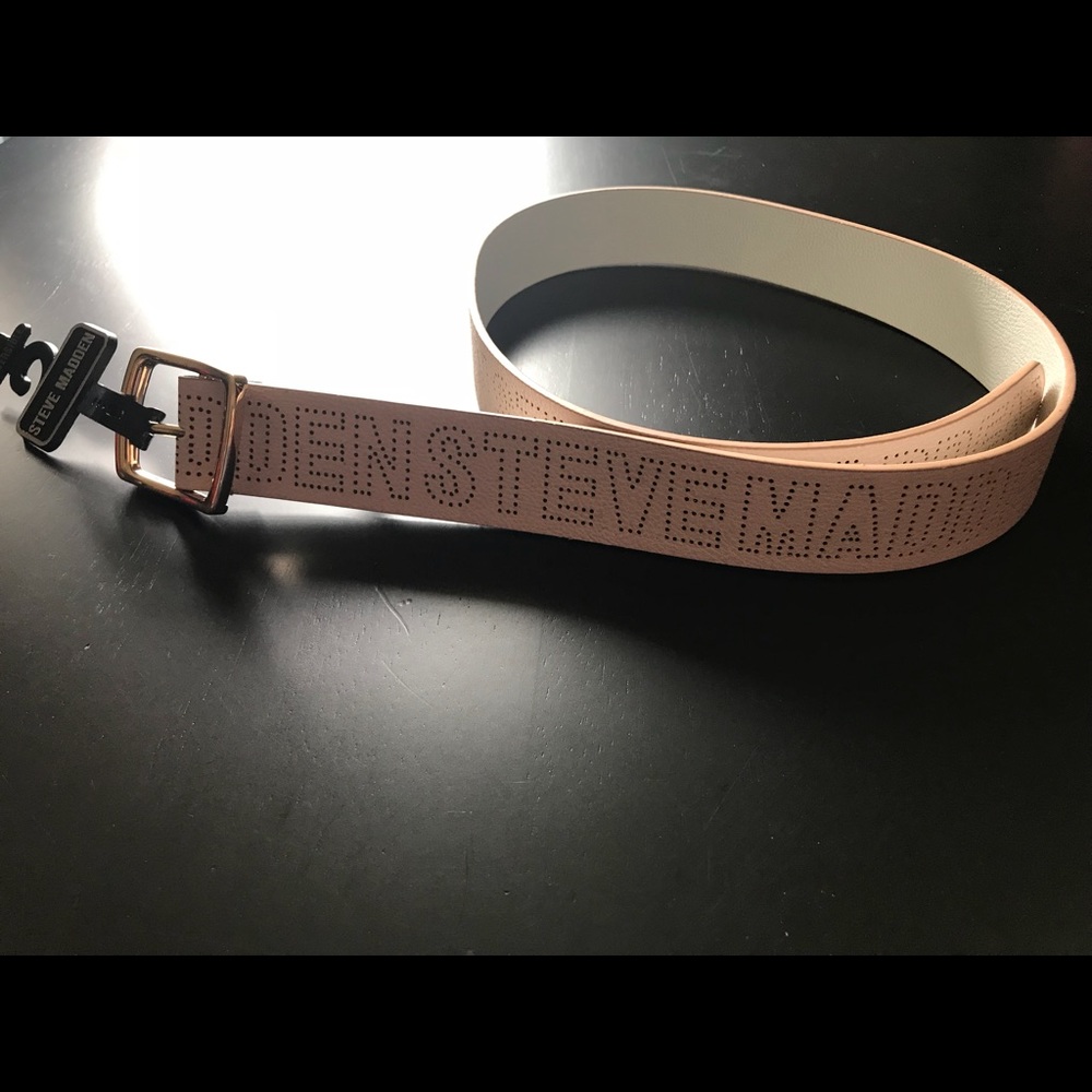 Steve Madden Blush / White Reversible Belt - Picture 4 of 6